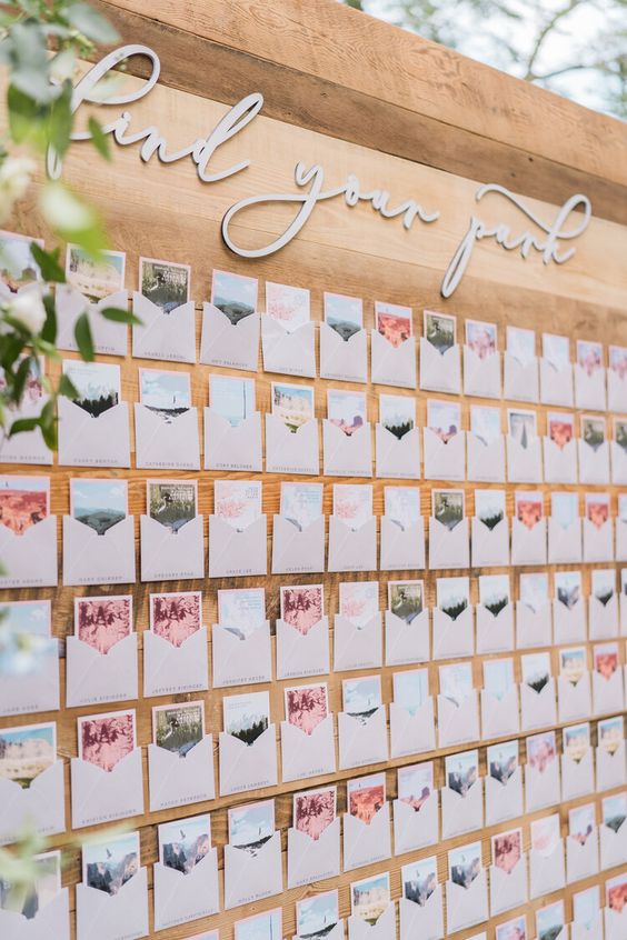 a seating chart for a wedding with thank you notes written to each guest